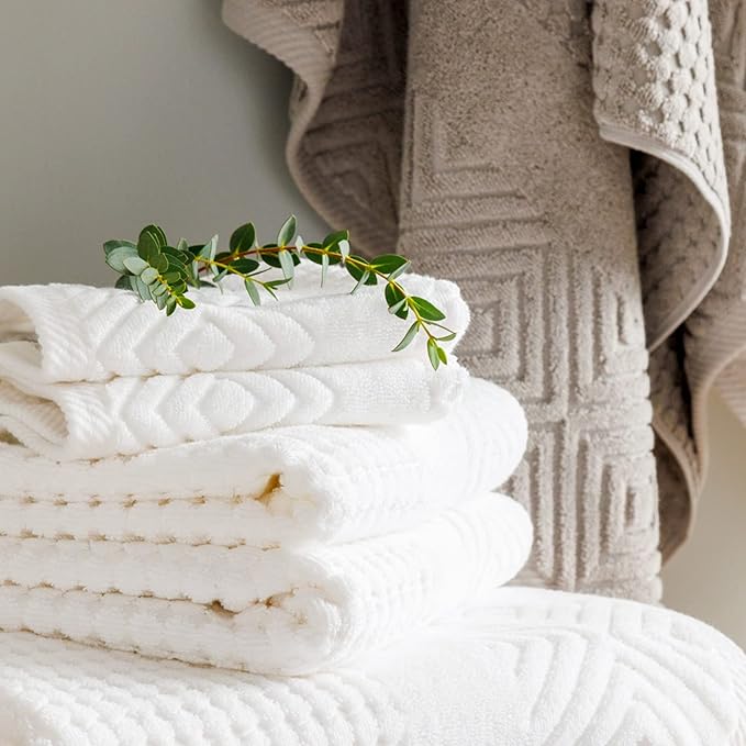 Texere 100% Organic Cotton Diamond Jacquard 700 GSM Luxury Bath Towel Sets - Ultra Soft and Absorbent Hotel and Spa Quality (Diamond, Charcoal, 2 Bath Towels)