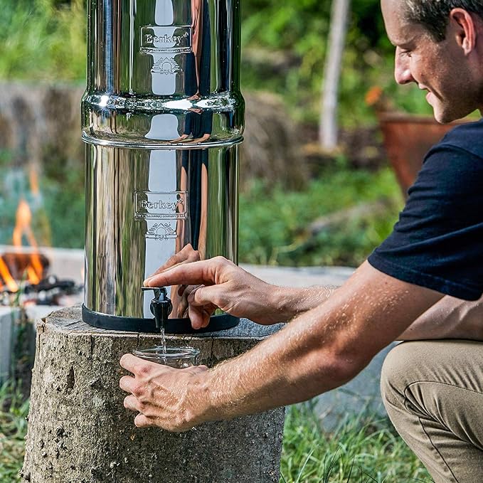 Travel Berkey Gravity-Fed Water Filter - Image 3