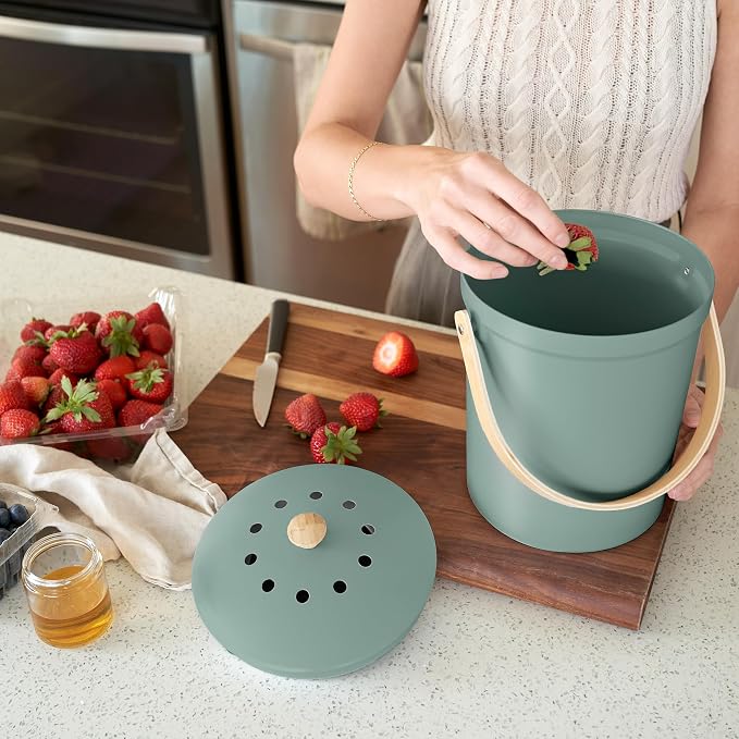 Beautiful Kitchen Compost Bin - Image 4